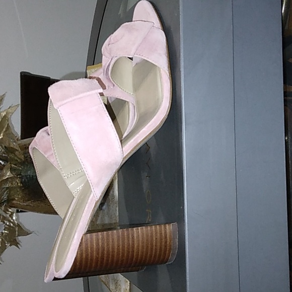 Ann Taylor Bow Sandals - Picture 5 of 9
